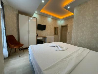 Pera White Hotel