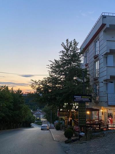 Kırmızı Beyaz Apart