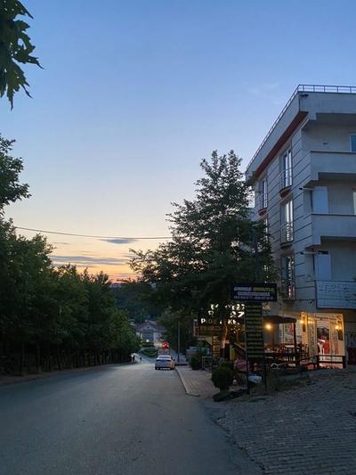 Kırmızı Beyaz Apart