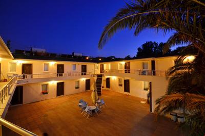 Amadeus Motel