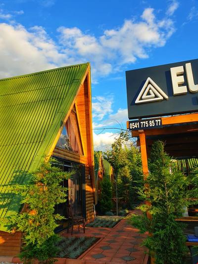 El Mundo Bungalove