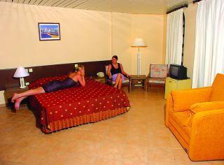Boulevard Hotel