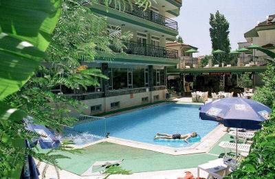 Baris Hotel & Apartments