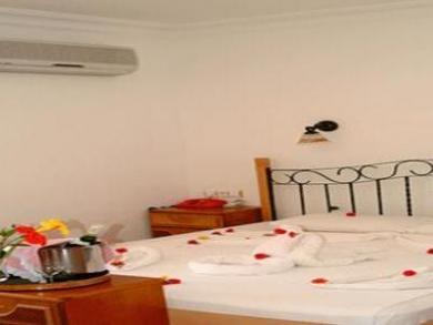 Lemon Beach Club