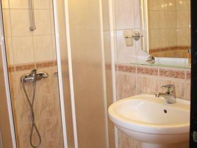 Uslan Hotel