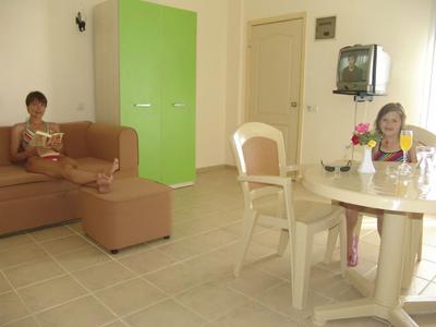 Olivia Family Suites