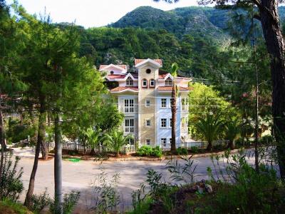 Club Petunya Apartments