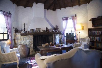 Bakkhos Guesthouse