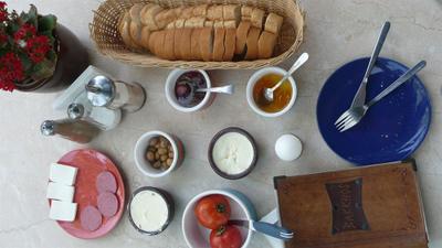 Bakkhos Guesthouse