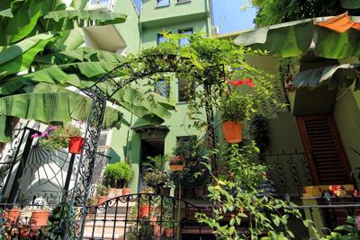 Emin Apart Pension