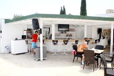 Queen Residence By Important Group Travel