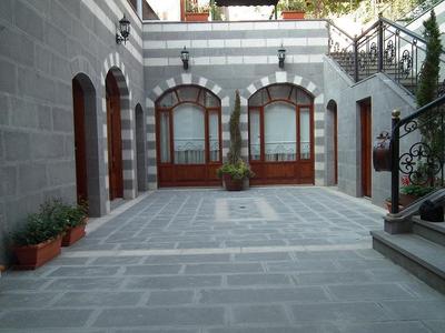 Rose Garden Suites