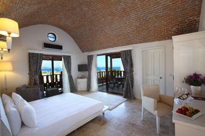 Temenos Luxury Hotel & Spa