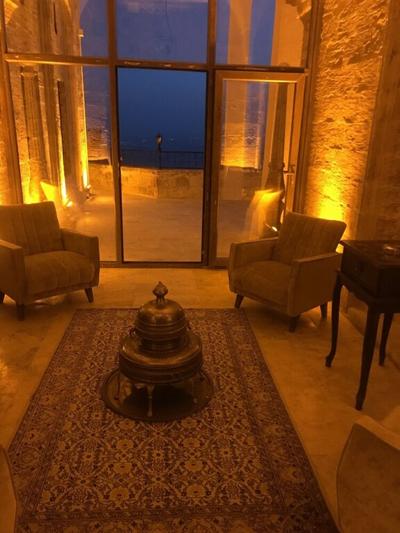 Kasr-i Abbas Hotel