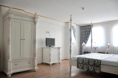 Hettie Hotel