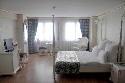 Hettie Hotel