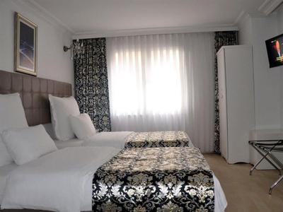Hettie Hotel