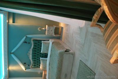 The Selection Design Suites