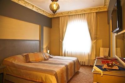 Romans Haute Couture Hotel