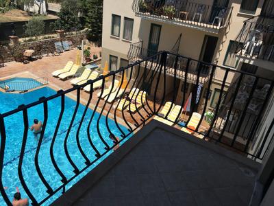 Poppy Apartments