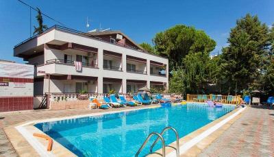 Emre Studios and Apartments