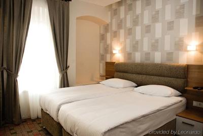 Serene Hotel