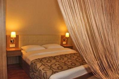 B Suites