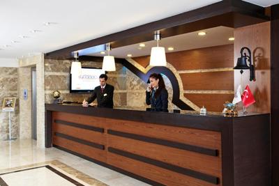 Arya Hotel