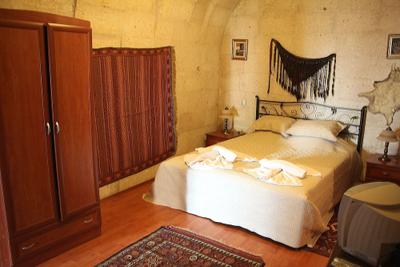 Oriental Cave Suites