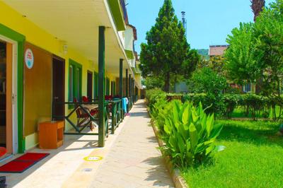Carmina Hotel