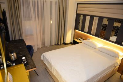 Oasis Hotel & Apartments
