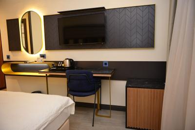 Oasis Hotel & Apartments