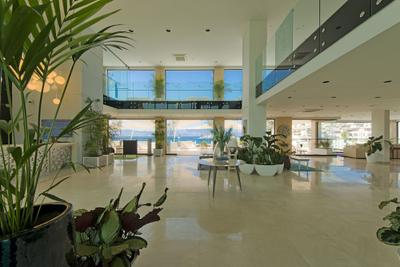 Bellazure Hotel