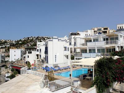 Sky Nova Suites