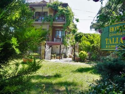Guenebakan Hotel Taliani