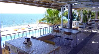 Lades Otel