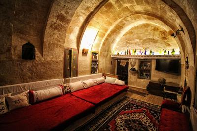 Patiska Cave House