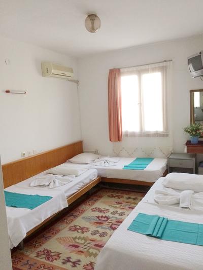 Parmis Rooms