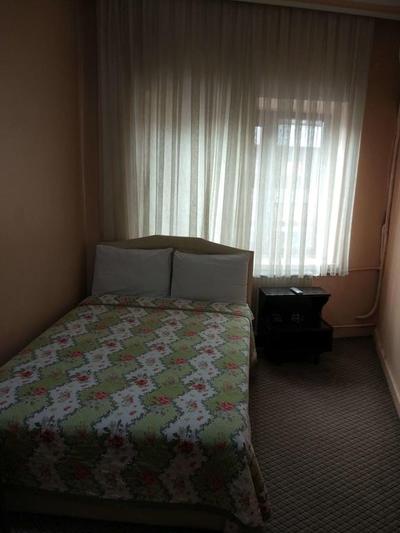 Petek Otel