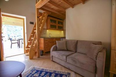 Samatha Villa & Suites