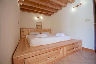 Samatha Villa & Suites