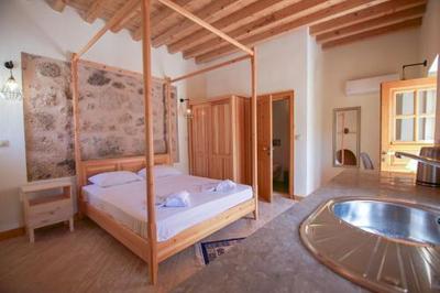 Samatha Villa & Suites