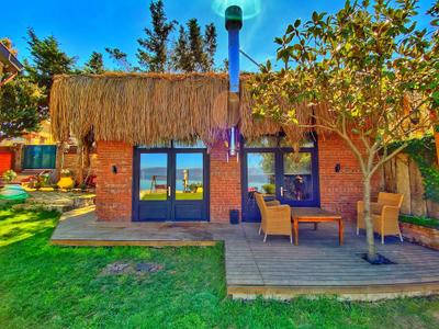 Villa Lake Paradise