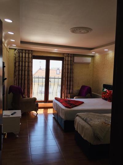 Deluxe Royal Apart