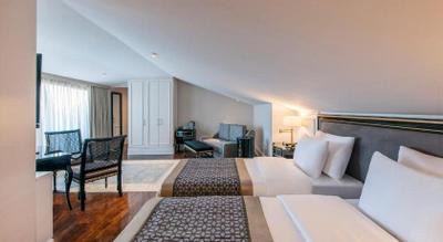 1890 Suites Hotel