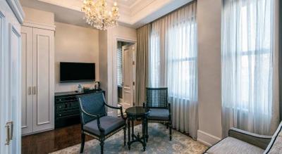 1890 Suites Hotel