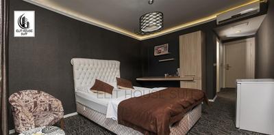 Elit House Suit