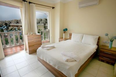 Important Group Villa Diana