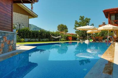 Sandal Hotel
