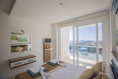 Villa Motion 1 by Akdenizvillam